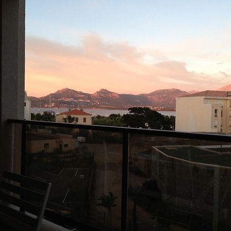 Residence Nayah-Maria Calvi  Buitenkant foto